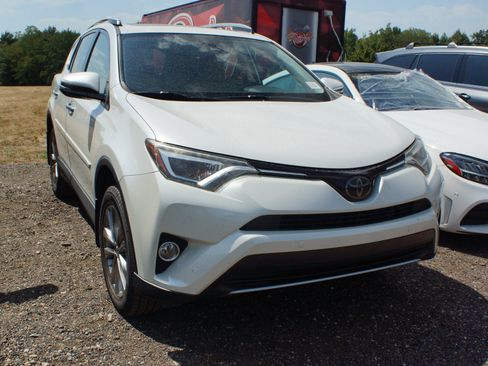 Used 2017 Toyota RAV4 Limited w/ Carpet Mat Package FWD image 3