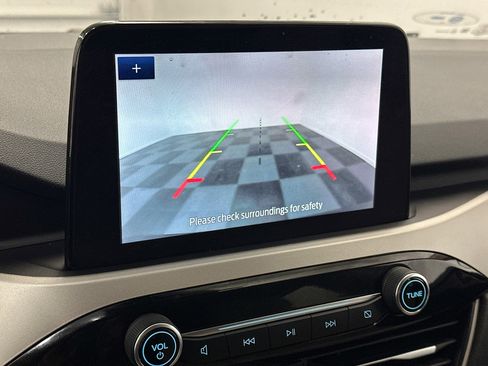 Used 2020 Ford Escape SE image 25