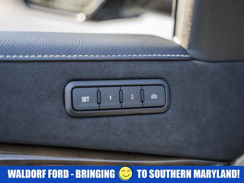 Used 2019 Cadillac Escalade ESV Luxury image 42