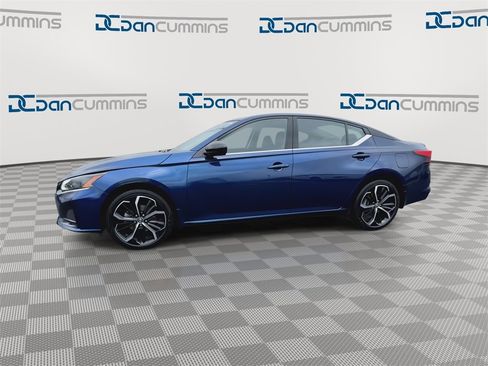 Used 2023 Nissan Altima 2.5 SR image 5