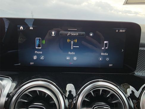 New 2026 Mercedes-Benz GLB 250 image 17