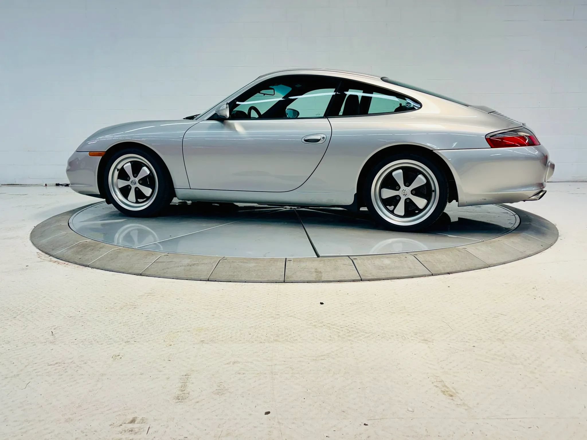 Used 2002 Porsche 911 GT3 RS image 30