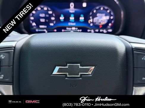 Used 2023 Chevrolet Suburban Z71 w/ Luxury Package AWD/4WD image 28