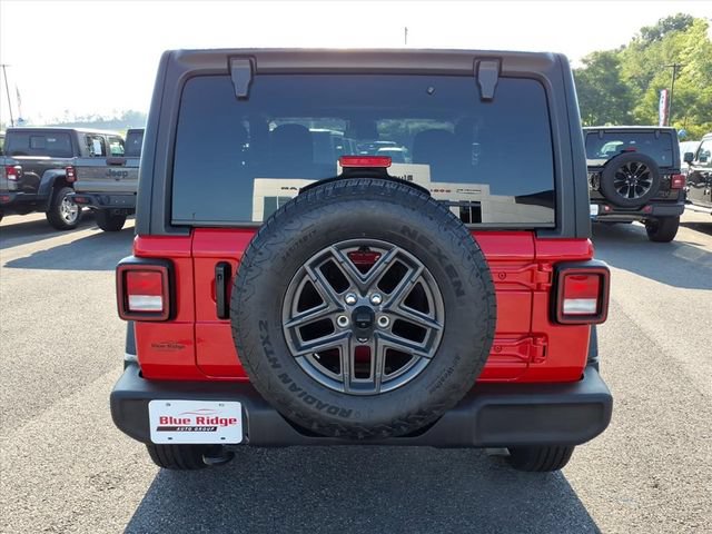 Used 2025 Jeep Wrangler Sport AWD/4WD image 7