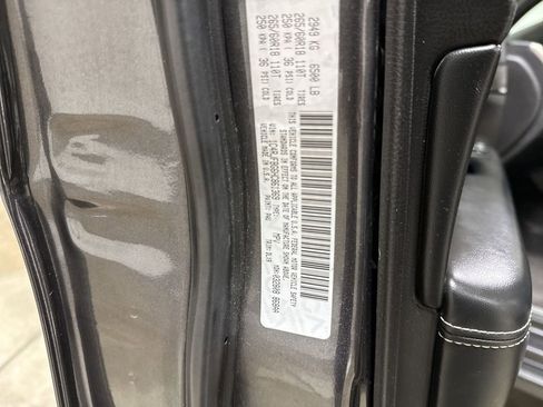 Used 2017 Jeep Grand Cherokee Limited w/ Luxury Group II image 29