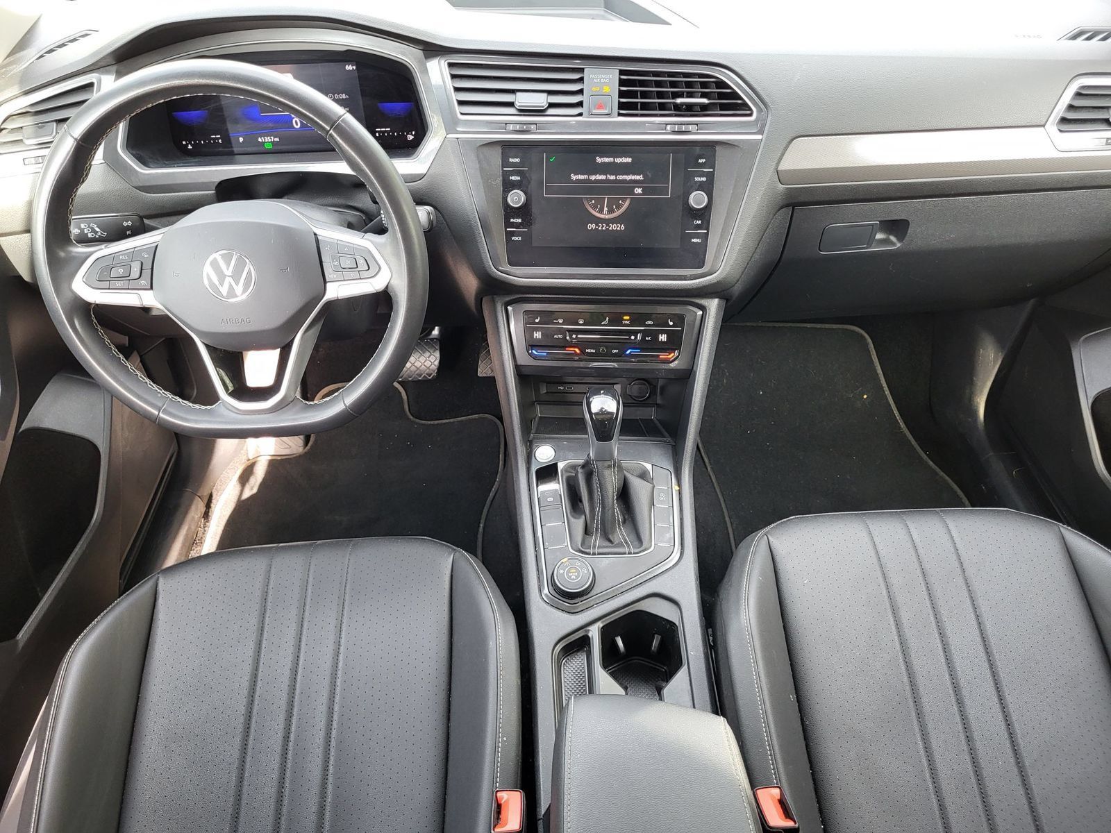 Used 2023 Volkswagen Tiguan SE w/ Panoramic Sunroof Package AWD/4WD image 26
