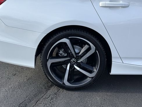 Used 2022 Honda Accord Sport image 9