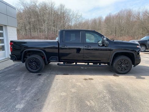 Used 2024 Chevrolet Silverado 2500 LT w/ Midnight Edition image 8