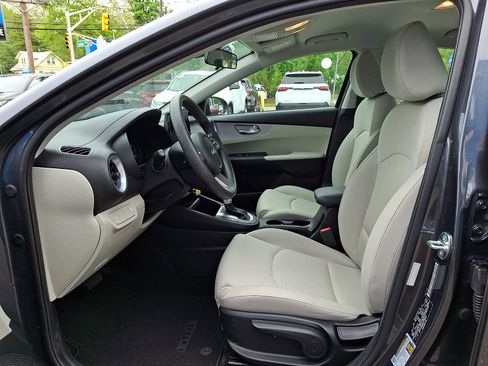 Used 2023 Kia Forte LXS FWD image 12