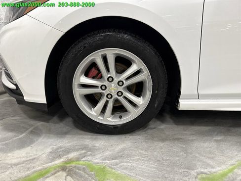 Used 2017 Chevrolet Cruze LT w/ RS Package image 16