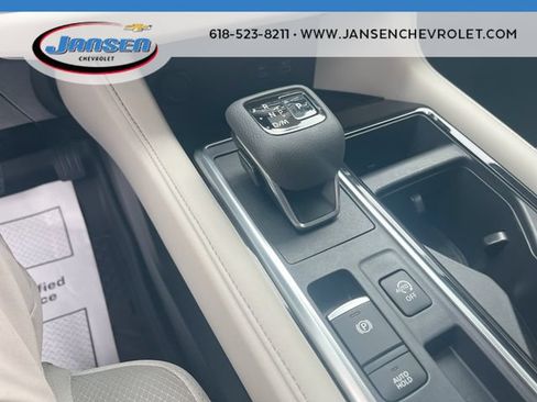 Used 2024 Nissan Pathfinder SV FWD image 15