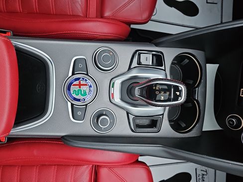 Used 2021 Alfa Romeo Giulia Ti Sport image 27