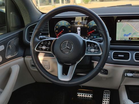 Used 2023 Mercedes-Benz GLS 450 4MATIC image 35