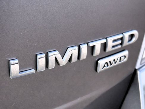 Used 2010 Ford Edge Limited AWD/4WD image 17