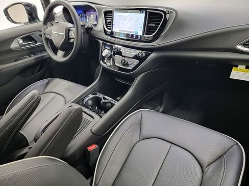 New 2026 Chrysler Pacifica Limited w/ S Appearance Package image 35