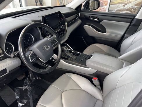Certified 2021 Toyota Highlander XLE image 16