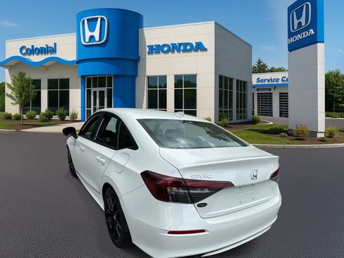 Used 2025 Honda Civic Sport image 4