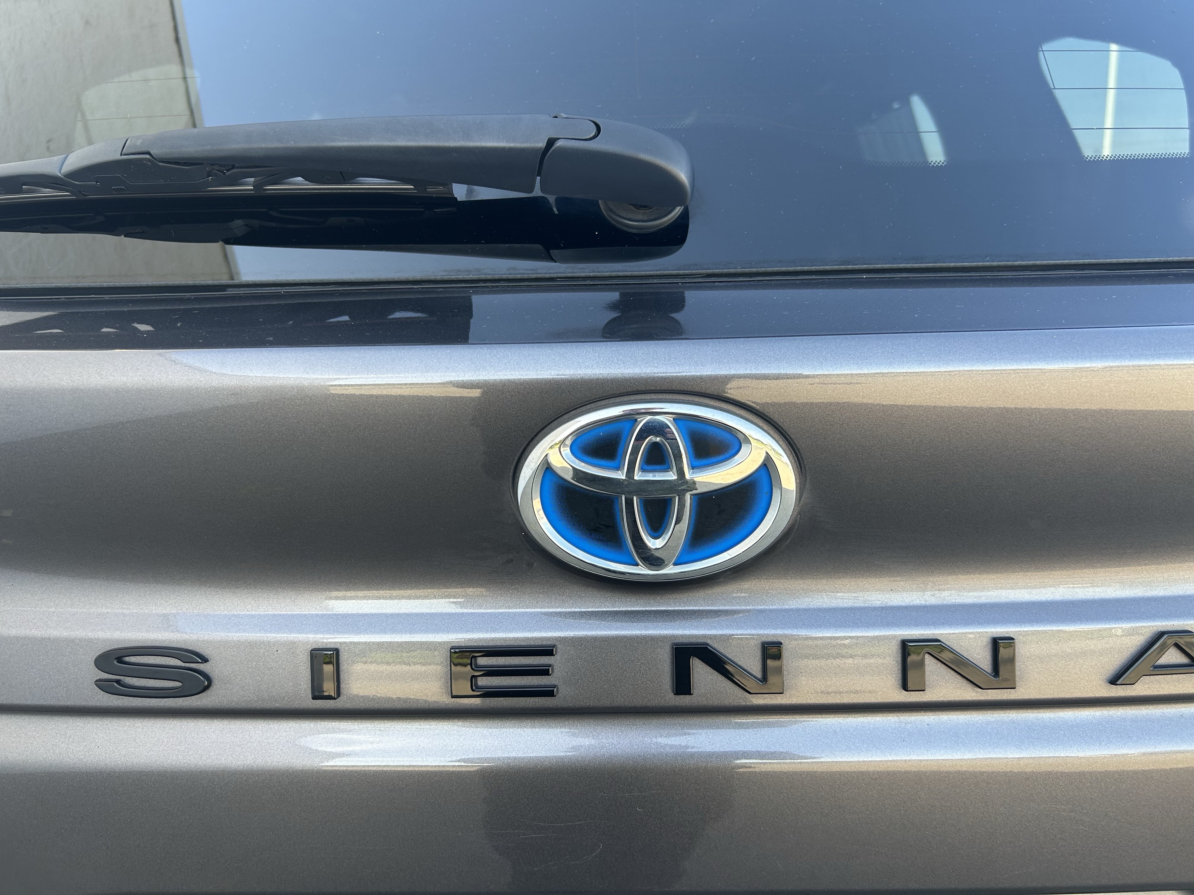 Certified 2022 Toyota Sienna XSE w/ XSE Plus Package AWD/4WD image 9