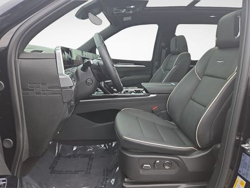 Used 2025 Cadillac Escalade Sport w/ Touring Package AWD/4WD image 15