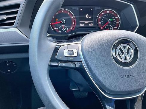 Used 2020 Volkswagen Jetta SE w/ SE Cold Weather Package FWD image 11