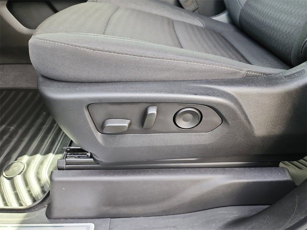 Used 2025 Chevrolet Silverado 3500 LT AWD/4WD image 18
