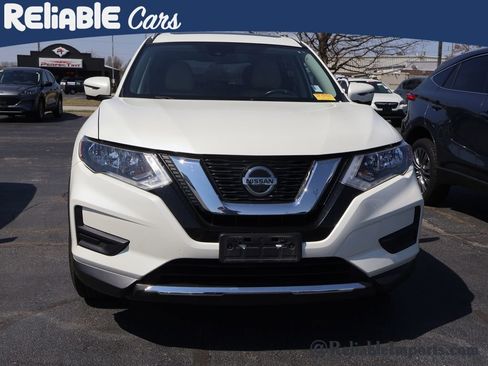 Used 2019 Nissan Rogue SV w/ Sun & Sound Touring Package image 4