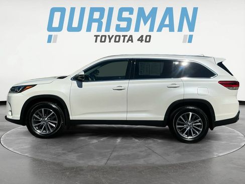Used 2019 Toyota Highlander XLE AWD/4WD image 4