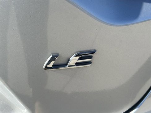 Used 2022 Toyota Corolla LE image 13