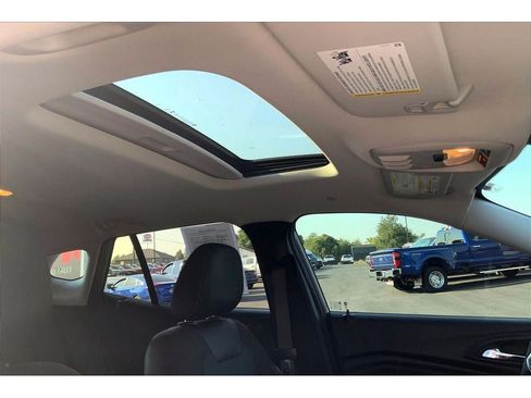 Used 2024 Chevrolet Trax LT w/ Sunroof Package FWD image 24