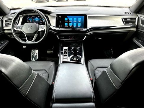 Used 2024 Volkswagen Atlas Cross Sport SE image 26