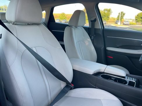 Used 2025 Hyundai Sonata SEL FWD image 31