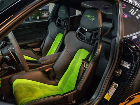 Used 2019 Porsche 911 GT3 RS w/ Weissach Package RWD image 7
