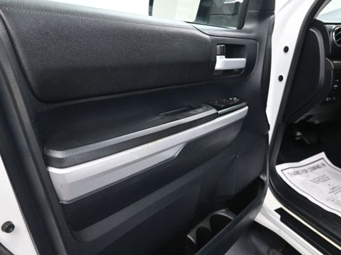 Used 2018 Toyota Tundra SR5 image 19