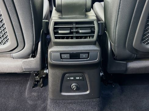 Used 2023 Audi Q4 e-tron Premium Plus w/ Premium Plus image 27