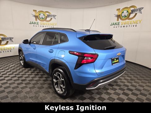 Certified 2025 Chevrolet Trax LT w/ LT Convenience Package image 6