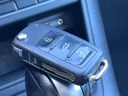 Used 2017 Volkswagen Tiguan Wolfsburg Edition image 35