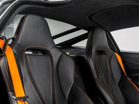 Used 2026 McLaren 750S RWD image 31