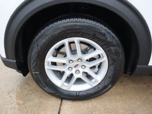 New 2025 Ford Explorer Active image 20