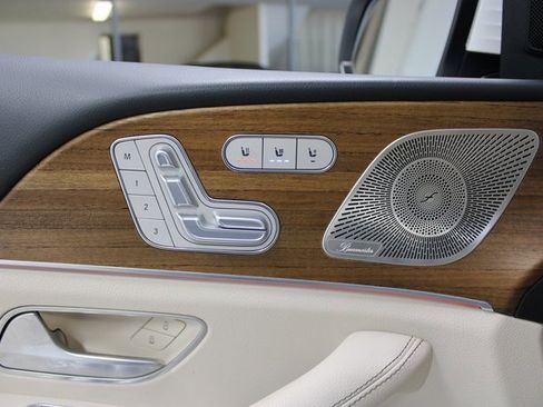 Used 2022 Mercedes-Benz GLS 580 4MATIC image 21