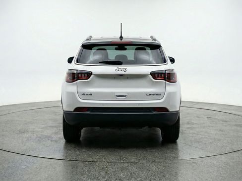Used 2025 Jeep Compass Trailhawk AWD/4WD image 7
