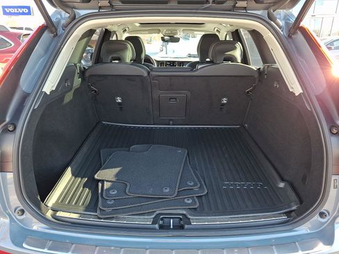Certified 2023 Volvo XC60 B5 Plus w/ Climate Package image 28