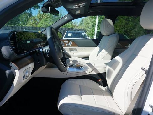 Certified 2025 Mercedes-Benz GLS 450 4MATIC image 13