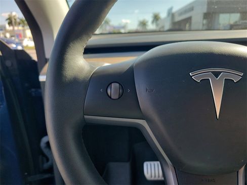 Used 2023 Tesla Model Y Performance image 16