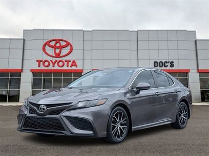 Used 2021 Toyota Camry SE w/ Carpet Mat Package (TMS)