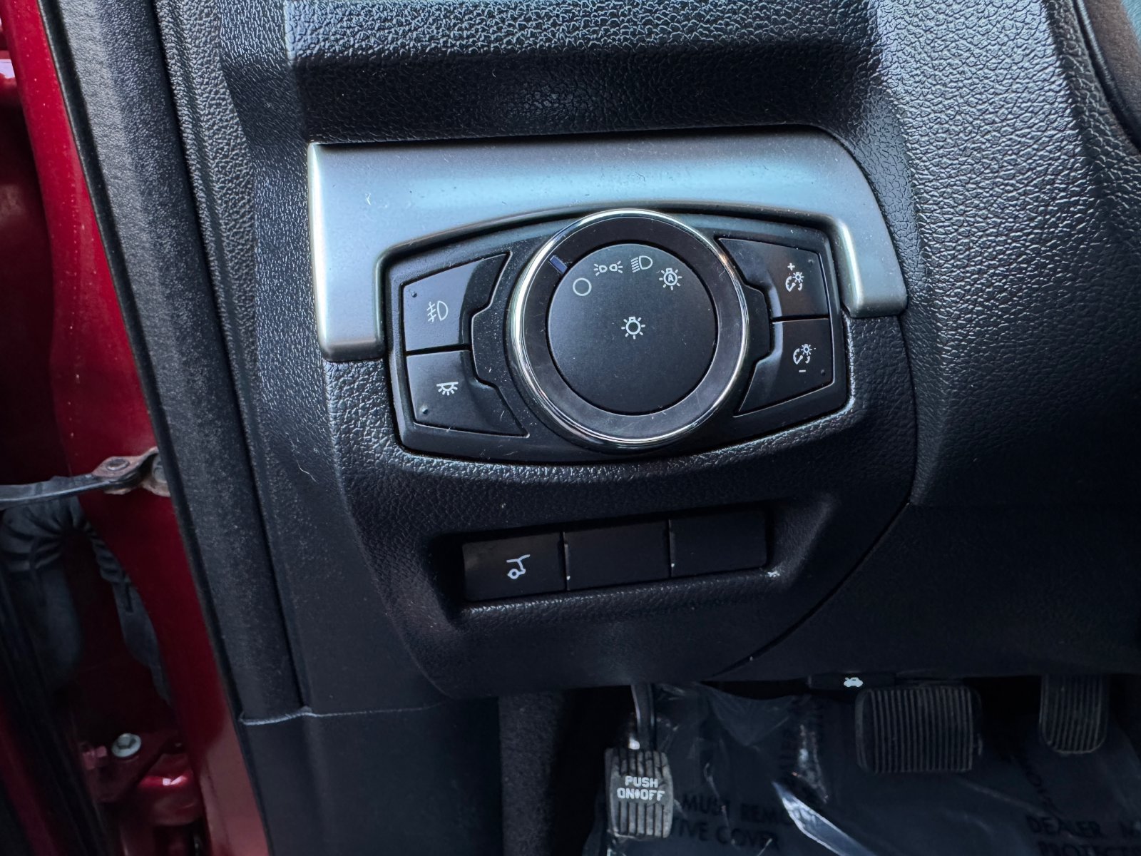 Used 2017 Ford Explorer XLT w/ Equipment Group 202A AWD/4WD image 13