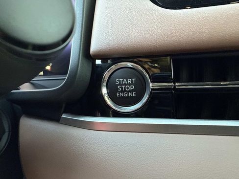 New 2025 Mitsubishi Outlander SEL image 30