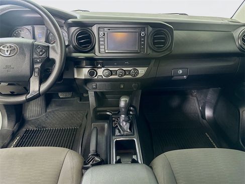 Used 2019 Toyota Tacoma SR w/ SR Convenience Package image 17