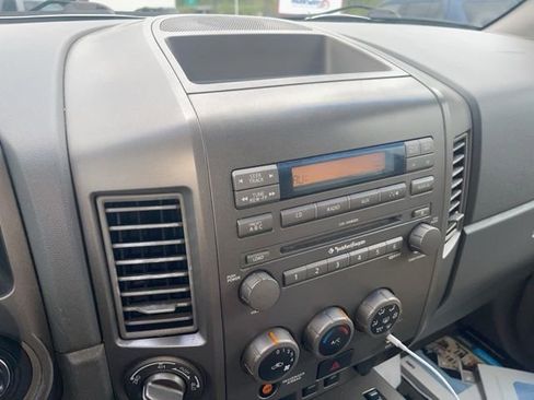 Used 2004 Nissan Titan LE w/ (Tow) Big Tow Pkg AWD/4WD image 13