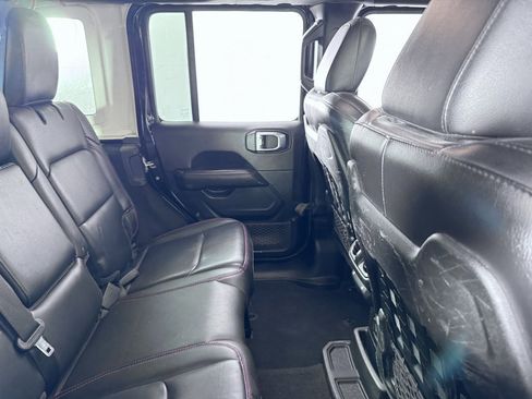 Used 2021 Jeep Wrangler Unlimited Rubicon image 16