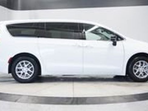 New 2026 Chrysler Voyager LX image 29